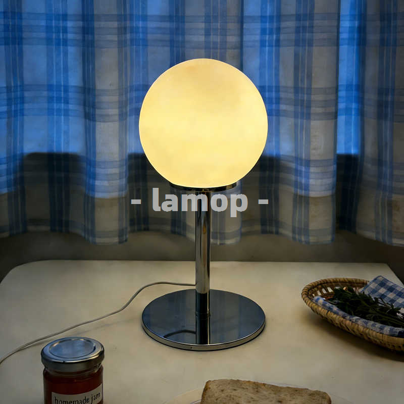 Lighting Table Decor - Melkwitte massieve globe chromen dunne paal